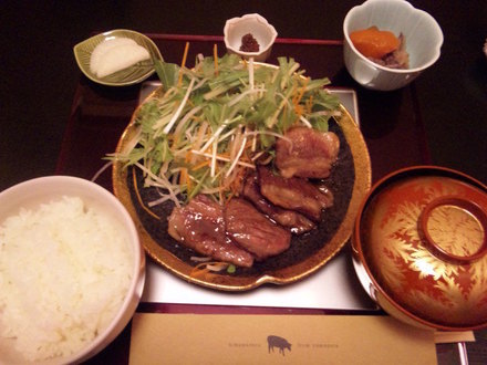 こちらは、柔らかお肉の「カルビ定食」♪.JPG
