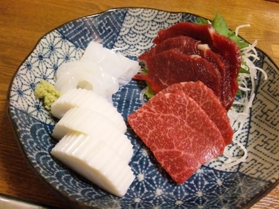 熊本の馬刺しと宇部の蒲鉾。.JPG